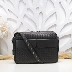 Mens Bottega Veneta Clutch Bags